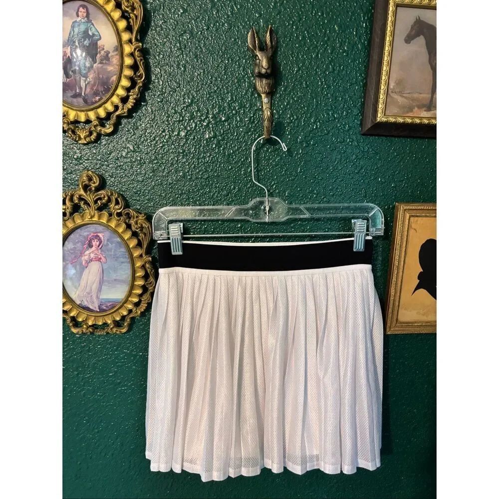 Athleta Pinnacle Skort White and Black Sz XS